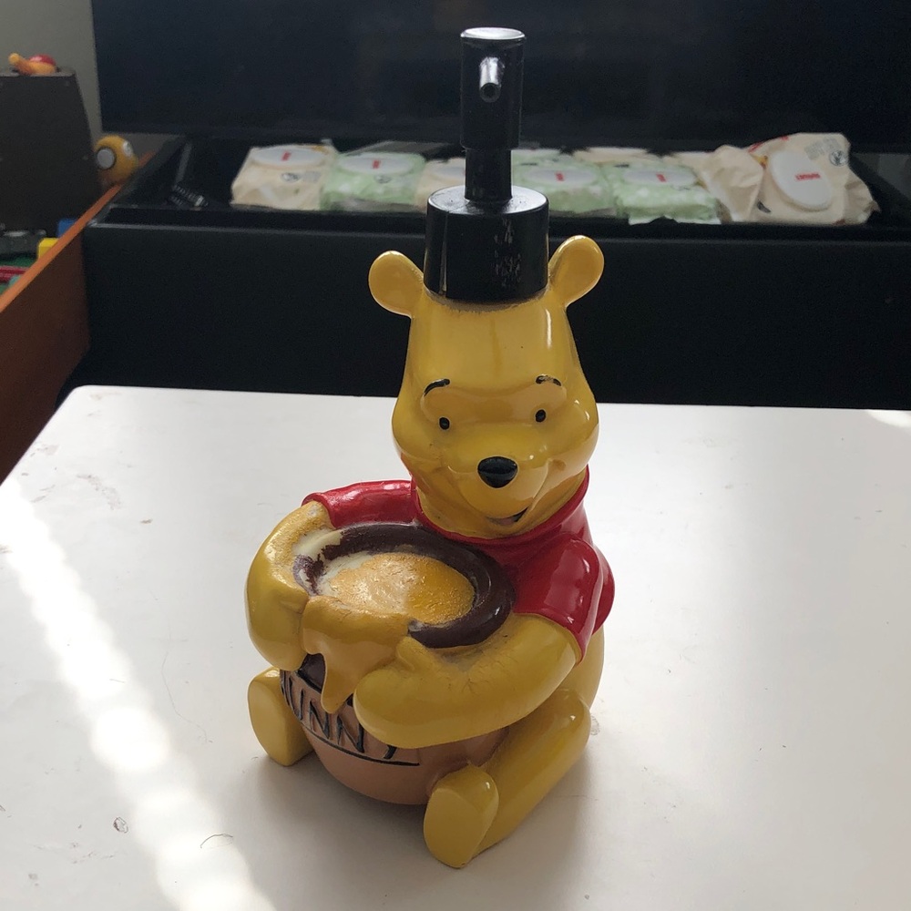 🧡 Winnie the Pooh with Hunny Pot Soap Dispenser